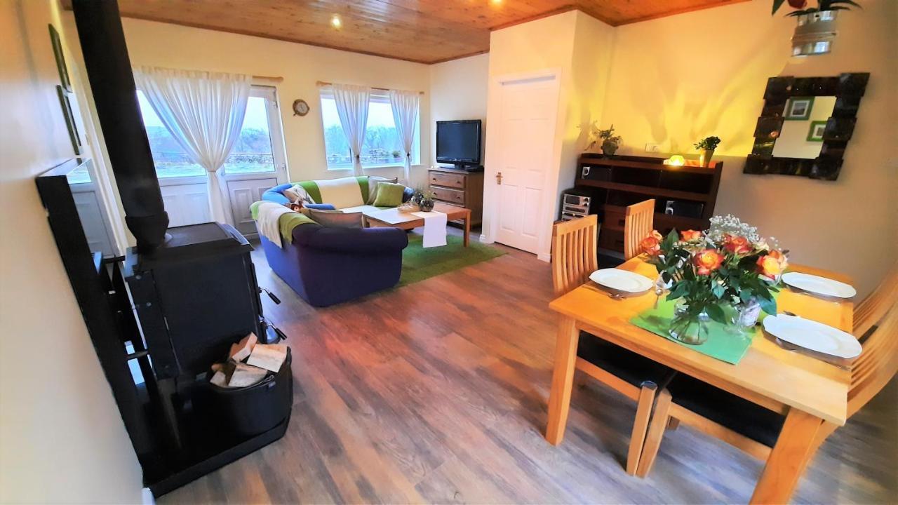 Clifden Wildflower Cottage - Clifden Countryside Lettings エクステリア 写真